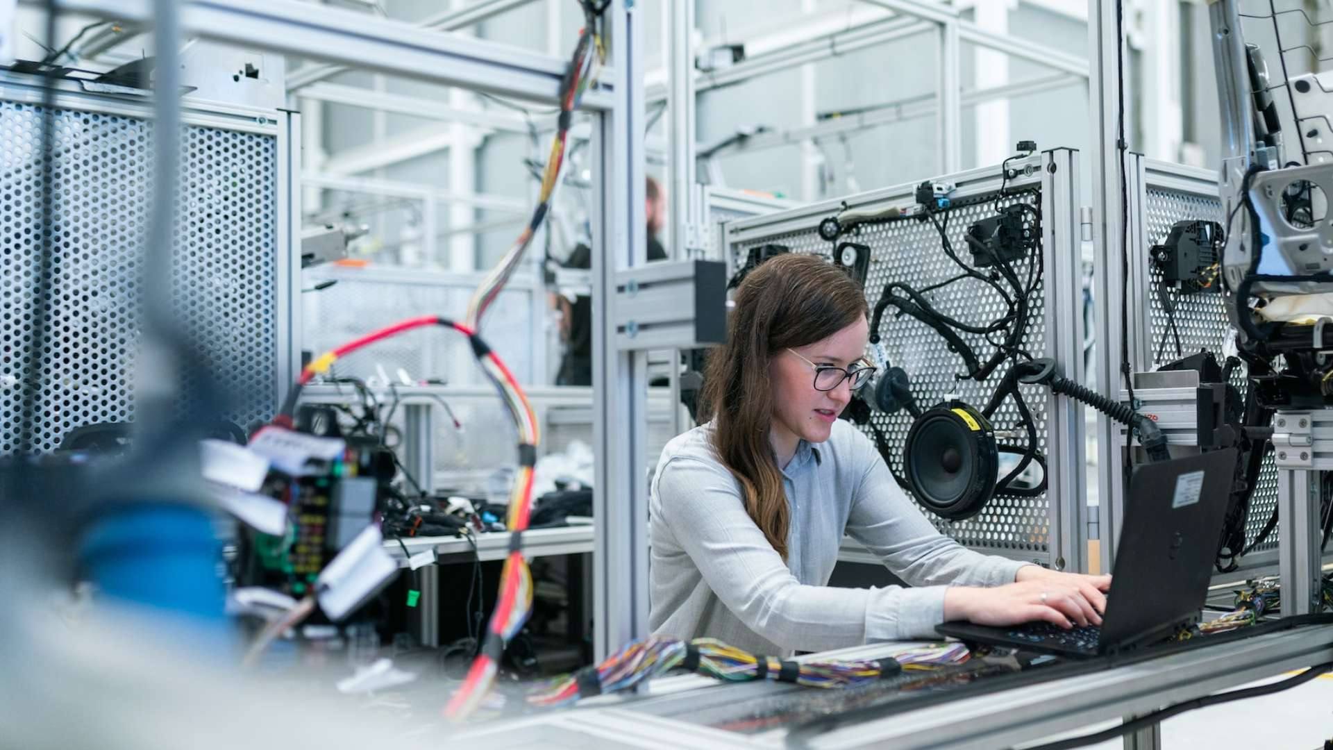  Hyperunit Konsulentgruppe : Telekommunikasjonsrådgivning